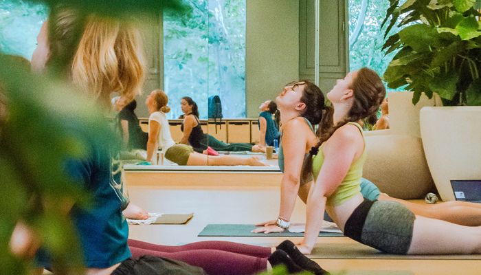 Yogalates_headerafbeelding 1300x560