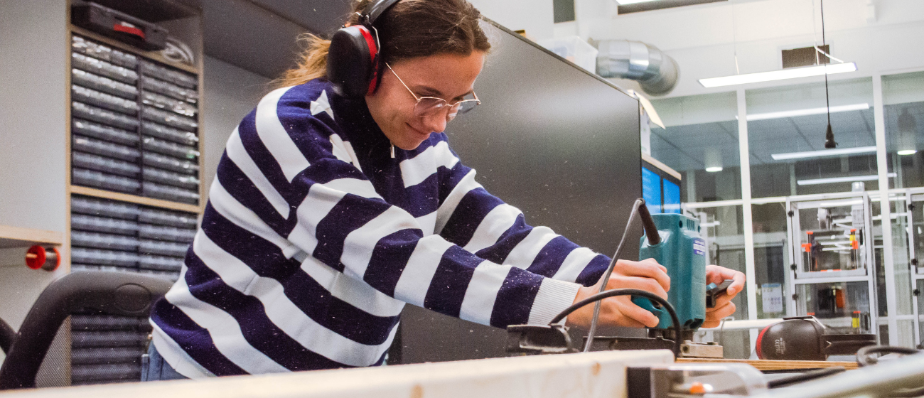 Makerlab 1300x560