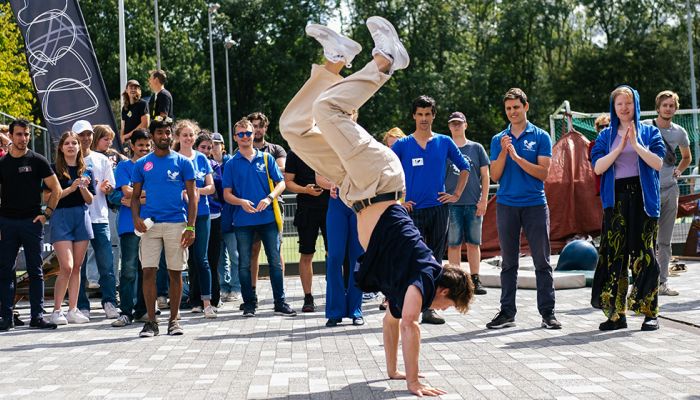 Breakdance_headerafbeelding 1300x560