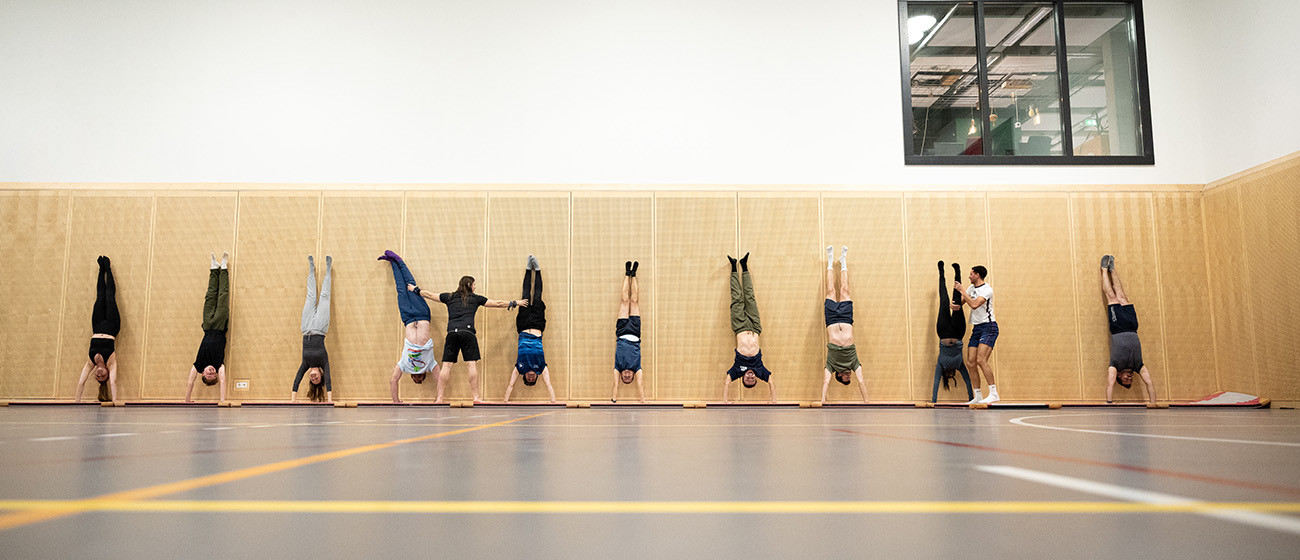 Handstand_headerafbeelding 1300x560